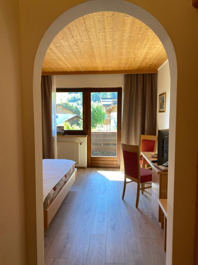 Hotel Garni Living San Candido Bagian luar foto